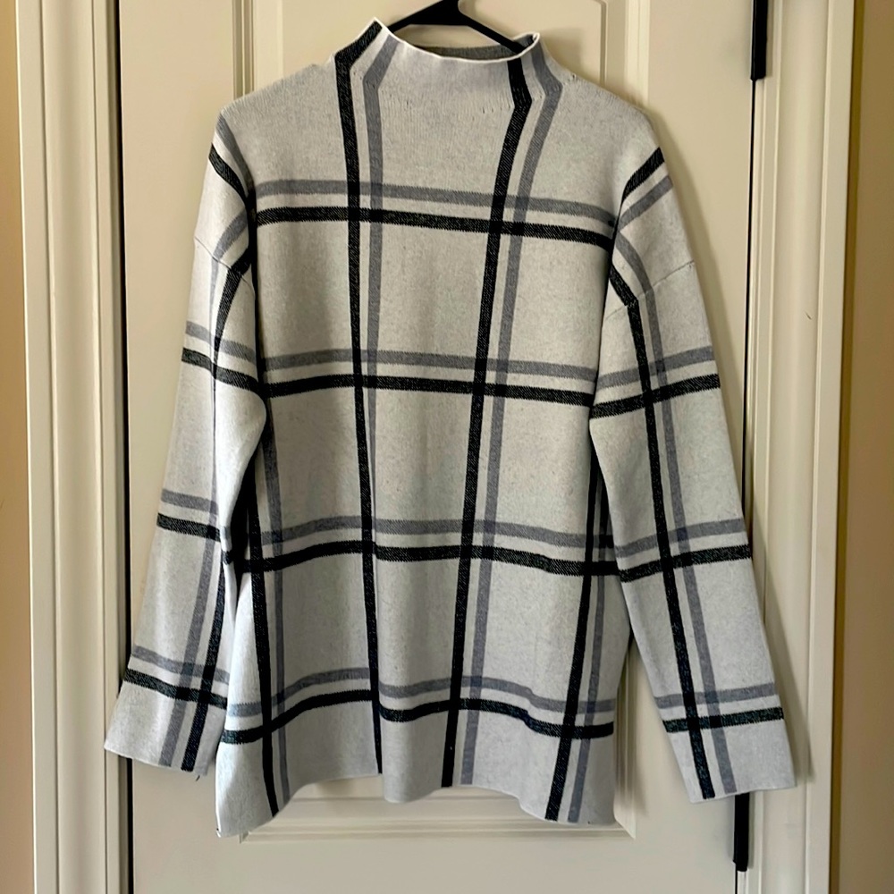 B/W Max Studio Checked Sweater